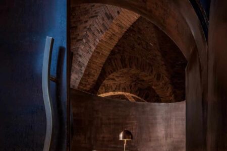 Artista chino. ladrillo rojo. Cheng Chung Design. Luo Xu | cheng chung design roomdiseno15