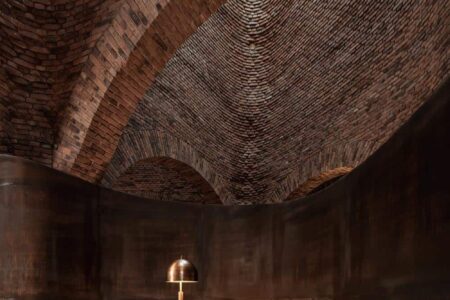 Artista chino. ladrillo rojo. Cheng Chung Design. Luo Xu | cheng chung design roomdiseno17