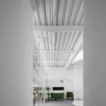 oficinas compartidas. Paulo Merlini Arquitectos. E goi. Clavel Kitchen | escritorios e goi em matosinhos do atelier de arquitectura paulo 29