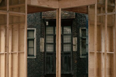 Diptych Pavilion. Pabellón de madera. Jon Lott. Trienal de brujas | diptych_pavilion stijn_bollaert roomdiseno7