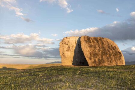 Inverted Portal. Tippet Rise Art Center. Ensamble Studio. Paisajes artificiales. Land Art | ensamble studio_structures of landscape_inverted portal_0117