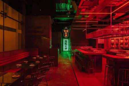 ciberpunk, Dubái. Hotel H Dubai. Electric Pawn Shop | electric pawn shop2