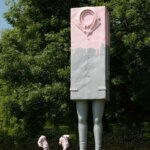 arte contemporáneo, Erwin Wurrm, Yorkshire Sculpture Park | erwin wurm big kastenmann 2012 big disobendience 2016 photo jonty wilde courtesy ysp_49