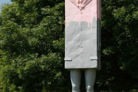 arte contemporáneo, Erwin Wurrm, Yorkshire Sculpture Park | erwin wurm big kastenmann 2012 big disobendience 2016 photo jonty wilde courtesy ysp_49