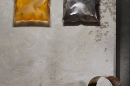 ExHale Wallpiece Castglass. Ben Storms. Diseño belga | exhalewallpiece_castglassyellowandalu_alexanderpopelier_1