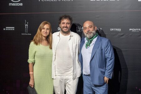 Isern Serra (Nominado Premio Proyecto de Interiorismo)y su mujer con Emerio Arena | fiesta_10a_room34