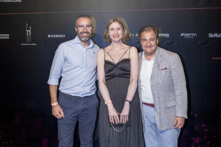 Fernando Bajo y Noelia Espinosa (Uecko) con Alejandro Zaia (Director ART Marbella Design) | fiesta_10a_room46
