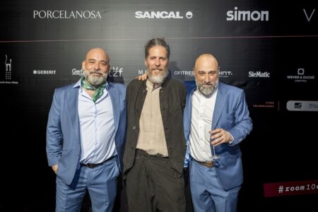 El diseñador Nacho Carbonell con nuestros editores Emerio Arena y Antonio Jesús Luna | fiesta_10a_room8