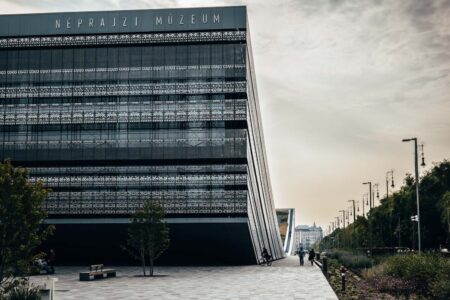 Museo Etnográfico de Budapest, plaza pública, Napur Architects | foto_inczelaszlo_nm6