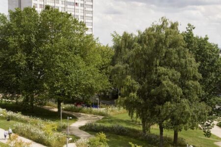 Foyer Laekenois. Gilles Clément. Paisajista francés. El jardín en movimiento | jardins du foyer lackenois par coloco