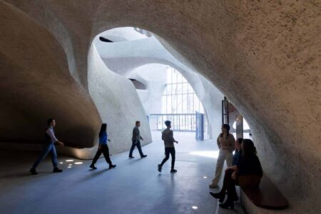 Museo Americano de Historia Natural, Jeanne Gang, Richard Gilder Center, Manhattan | gildercenter_atriumstaircorridor_ciwan baan