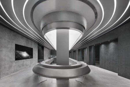 Agujeros negros. Haydon Beauty. Tomshi and Associates | haydon11