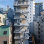 Mount Fuji Architects Studio. escaleras en la fachada. Hotel Siro | hotel siro room diseno1