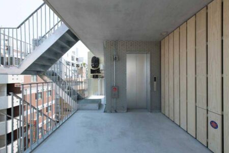 Mount Fuji Architects Studio. escaleras en la fachada. Hotel Siro | hotel siro room diseno7