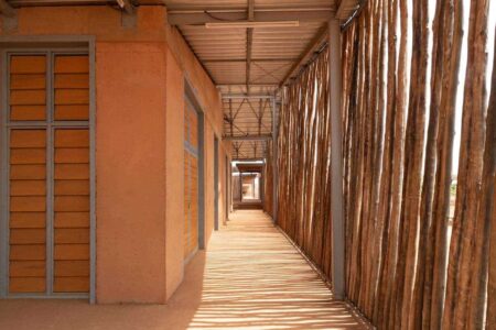 Instituto de Tecnología de Burkina en Koudougou. Diébédo Francis Kéré. Premio Pritzker 2022 | instituto_ tecnologia francis_kere roomdiseno1