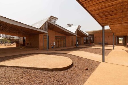 Instituto de Tecnología de Burkina en Koudougou. Diébédo Francis Kéré. Premio Pritzker 2022 | instituto_ tecnologia francis_kere roomdiseno3