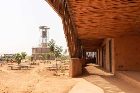 Instituto de Tecnología de Burkina en Koudougou. Diébédo Francis Kéré. Premio Pritzker 2022 | instituto_ tecnologia francis_kere roomdiseno8