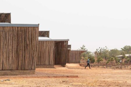 Instituto de Tecnología de Burkina en Koudougou. Diébédo Francis Kéré. Premio Pritzker 2022 | instituto_ tecnologia francis_kere roomdiseno9