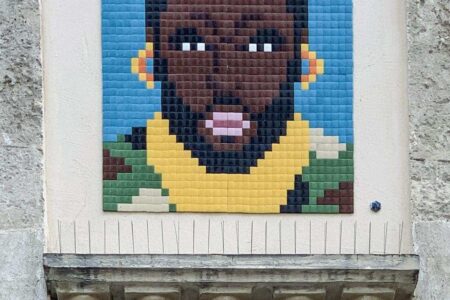 arte urbano. arte callejero. ayuntamiento de París | invader en la calle3