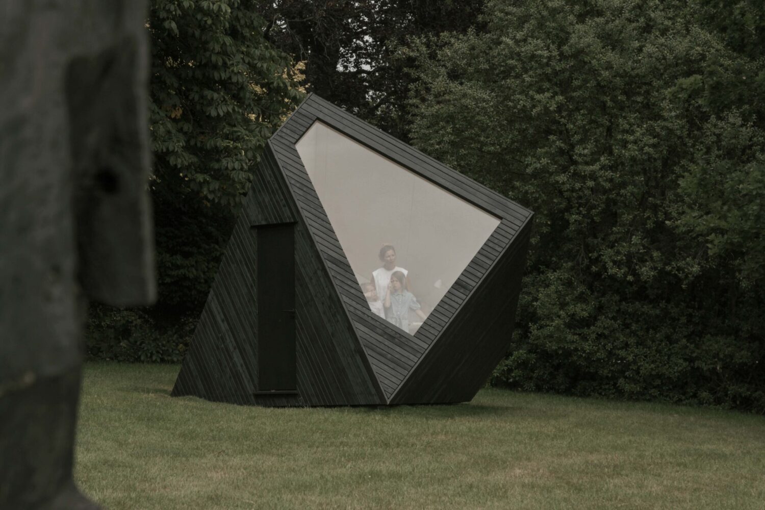 Sculpture Cabin. Caseta para jardín. Oficina portátil | processed with vsco with ss2 preset 6