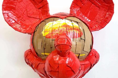 Nuclear Mickey. Laurence Vallières. Swinton Gallery. Urvanity. Feria de arte contemporáneo | laurence vallieres_swinton gallery_nuclear mickey_acrylic paint and cardboard_54 x 50 x 48 cm_ 2021