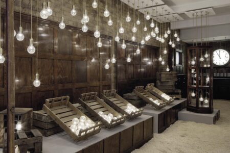 Crystal Bulb Shop Exhibition. Lee Broom Showroom. Londres. 2012 | lee_broom roomdiseno34