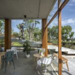 café contemporáneo, oasis circular, Pomelo Amphawa Café, looklen architects | looklen architects8