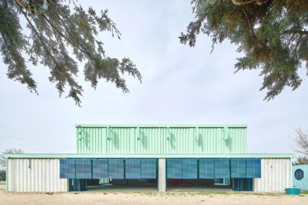 centro de adiestramiento canino. contenedores metálicos | lys villalba_enrique espinosa roomdiseno15