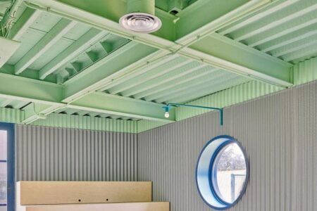 centro de adiestramiento canino. contenedores metálicos | lys villalba_enrique espinosa roomdiseno8