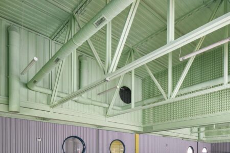 centro de adiestramiento canino. contenedores metálicos | lys villalba_enrique espinosa roomdiseno9