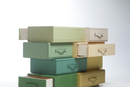 Chest of Briefcases. Maarten De Ceulaer. Diseño belga | maarten de ceulaer chest of briefcases photo nico neefs 1