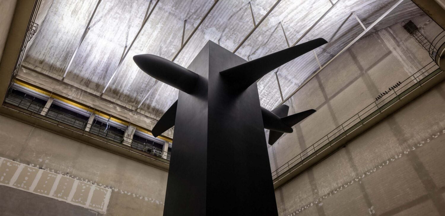 Maurizio Cattelan. Pirelli HangarBicocca | maurizio_cattelan pirelli_hangarbicocca roomdiseno