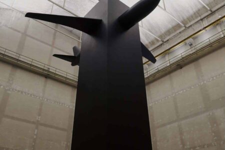 Maurizio Cattelan. Pirelli HangarBicocca | maurizio_cattelan pirelli_hangarbicocca roomdiseno11