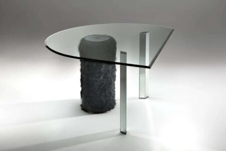 Mesa H&S de cristal y espejo para la exposición Hard & Soft, Luca Preti. | mesa hs de cristal y espejo para la exposicion hard soft luca preti