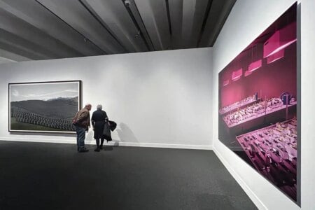Nursery. Thomas Demand (derecha) - Les Mees. Andreas Gursky (izquierda). Foto: @Paconeumann