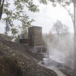Unterholz/Oberholz. Christoph Hesse Architects | open mind places_oberholz_stonemason working_photo by laurian ghinitoiu