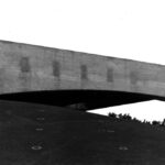 Pabellón de Brasil en Expo '70 Osaka. Paulo Mendes da Rocha. Arquitectura en Brasil | pabellon de brasil en expo 70 osaka paulo mendes da rocha y equipo archivo paulo mendes da rocha cortesia de ruth verde zein