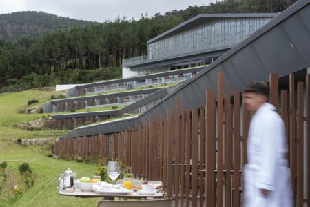 Parador Costa da Morte. Muxía (España). Grupo Ramón García | parador costa da morte 88 habitacion estandar matrimonio desayuno terraza