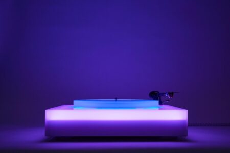 Brian Eno. iluminación led. sonido y luz. Paul Stolper Gallery | paul stolper gallery roomdiseno