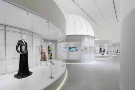 Victoria and Albert Museum. diseño expositivo. Studio 10 | photo by chao zhang 9
