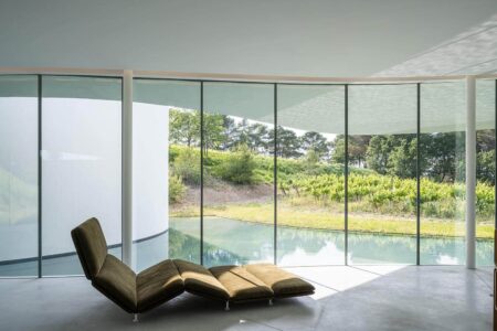 Pierre Paulin, Oscar Niemeyer. Chateau La Coste | pierre paulin7