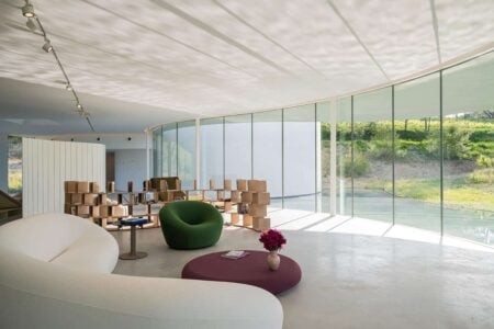 Pierre Paulin, Oscar Niemeyer. Chateau La Coste | pierre paulin9
