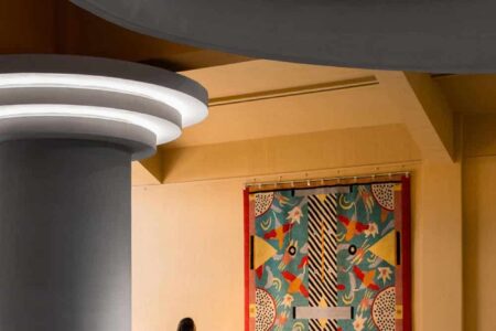 Galería de arte. acero corrugado. estilo Memphis | pig design5