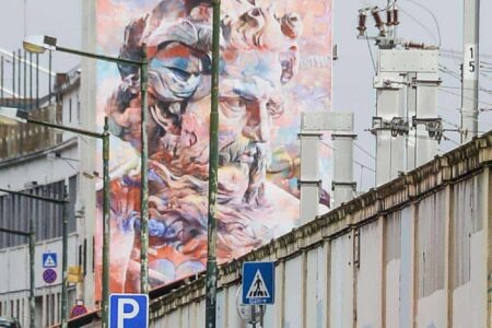Street art. arte callejero. Street Art Lisboa | poseidon mural de pichiavo en santa apolonia1