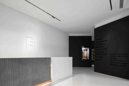 Ramalhos. Arquitetura Espaço Objecto. Interiorismo minimalista | edificio industrial da ramalhos arquitetura espaco objecto e