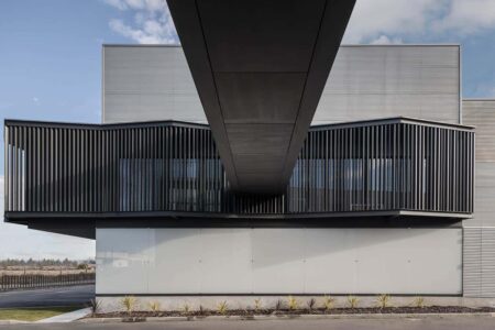 Ramalhos. Arquitetura Espaço Objecto. Interiorismo minimalista | edificio industrial da ramalhos arquitetura espaco objecto e 17