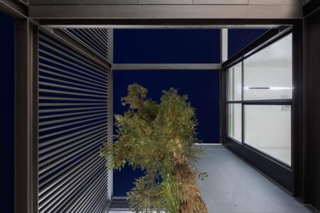 Ramalhos. Arquitetura Espaço Objecto. Interiorismo minimalista | edificio industrial da ramalhos arquitetura espaco objecto e 44