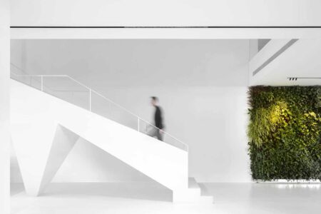 Ramalhos. Arquitetura Espaço Objecto. Interiorismo minimalista | edificio industrial da ramalhos arquitetura espaco objecto e 7