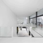 Ramalhos. Arquitetura Espaço Objecto. Interiorismo minimalista | edificio industrial da ramalhos arquitetura espaco objecto e 9