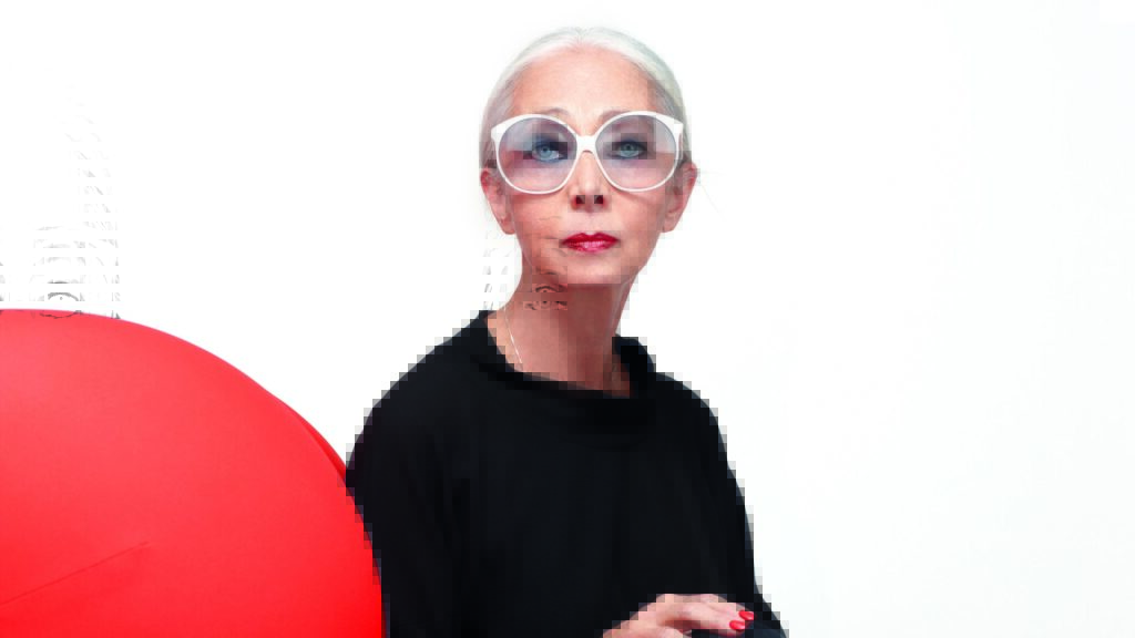 Rossana Orlandi. Foto: Giovanni Gastel | rosanna fondo blanco